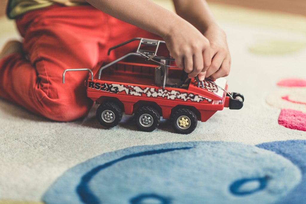 Dlaczego warto kupić dzieciom dywan?