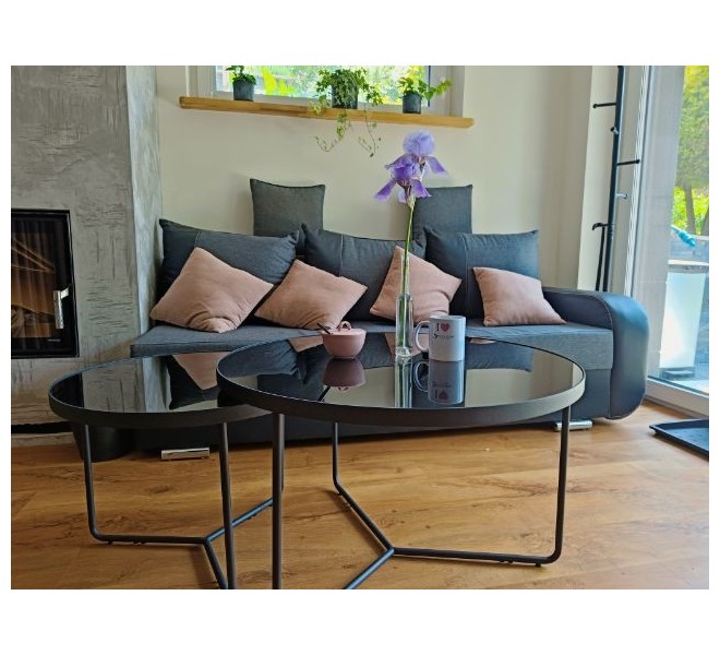 Jak wybrać idealny stolik kawowy loft do swojego salonu?